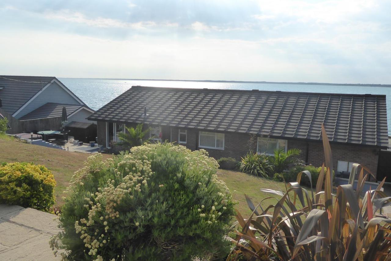 Pebble Lodges Gurnard Extérieur photo