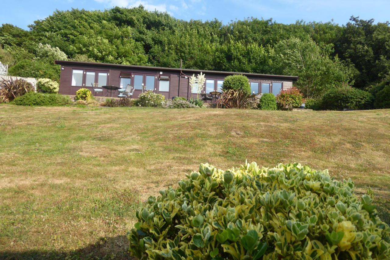 Pebble Lodges Gurnard Extérieur photo