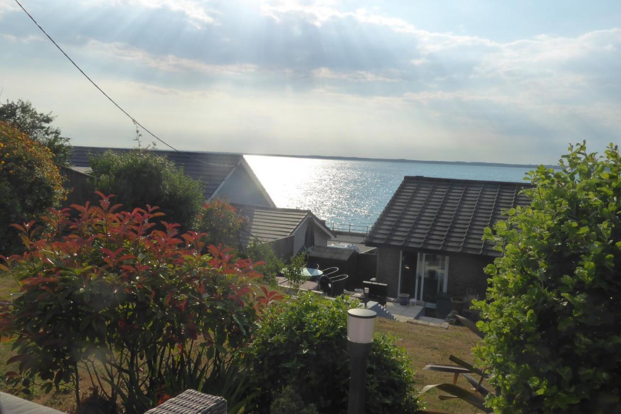 Pebble Lodges Gurnard Extérieur photo